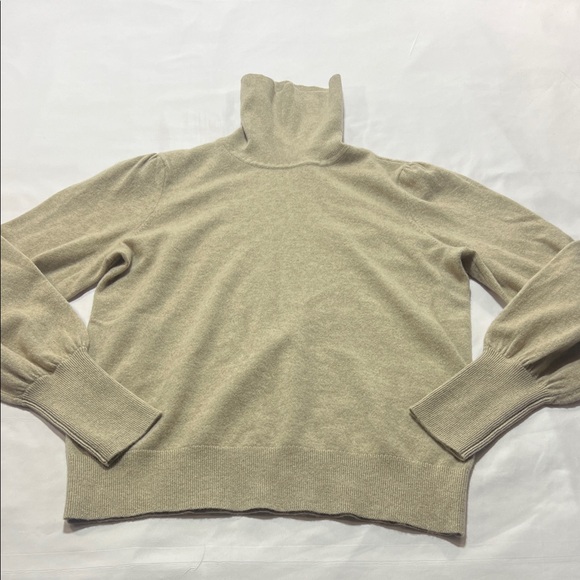 Ralph Lauren Sweaters - Ralph Lauren 100% cashmere women’s turtleneck size large